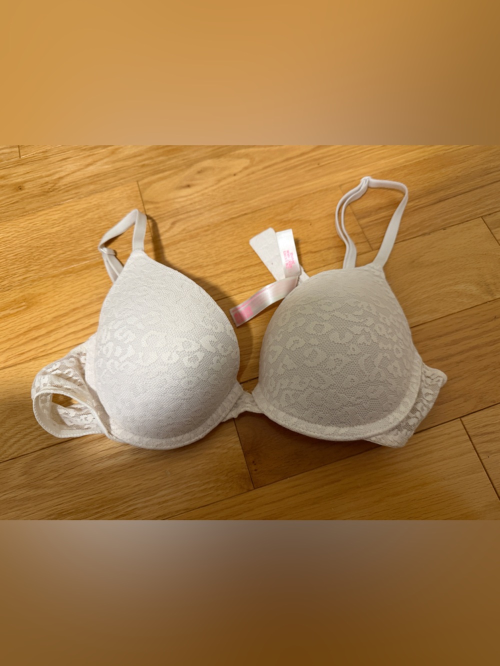 PINK Victoria's Secret White Lace Push-Up Bra